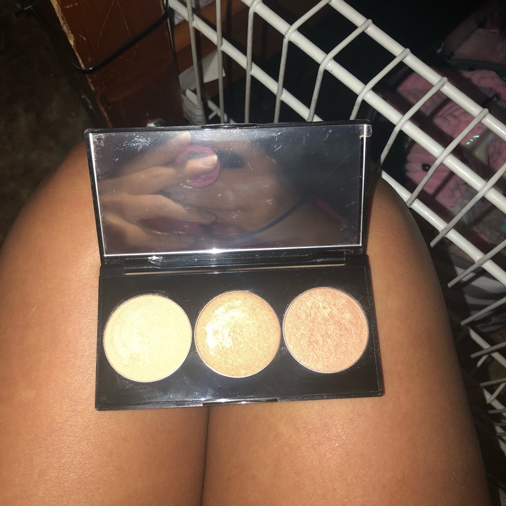 Smashbox spotlight palette in Gold